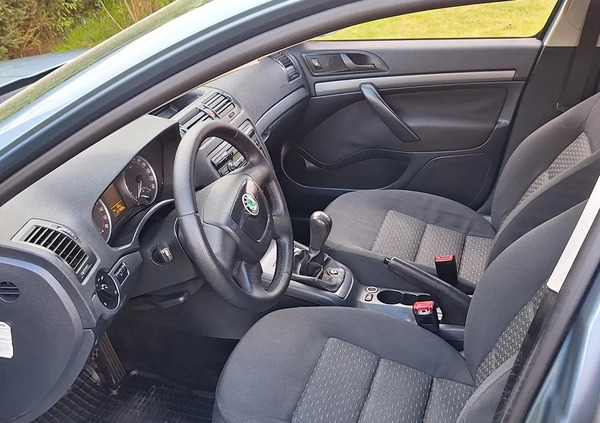 Skoda Octavia cena 19900 przebieg: 218000, rok produkcji 2011 z Nowa Ruda małe 407